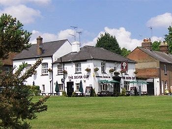 Silver Cup - Inn Luton  Extérieur photo